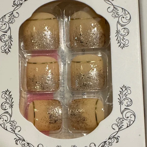 Beautiful Nail Press on Toe Nail Collection Set - Picture 4 of 4